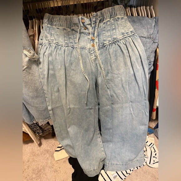 We The Free People Forget Me Knot Pull-On Pleated Wide Leg Jeans - size medium - Picture 9 of 14
